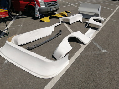 Teilemarkt und Zubehr waren gefragt
Parts market and accessories were in demand
Le march des pices dtaches et les accessoires taient trs demands